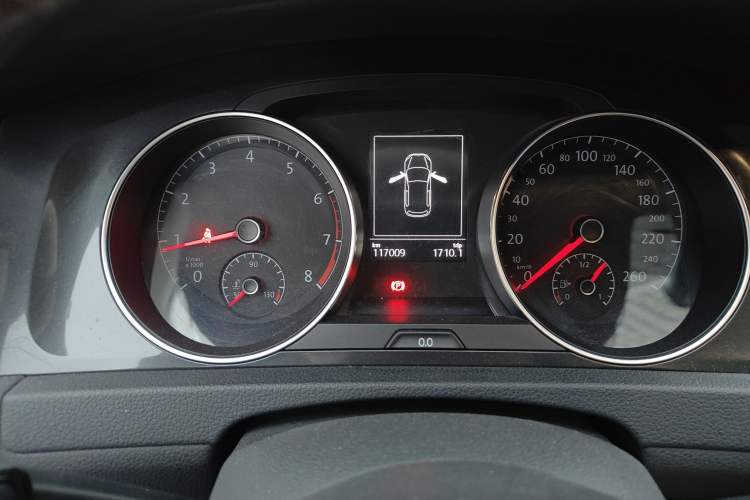 Used Volkswagen Golf 2017 1.6L Automatic Comfort Million-Vehicle Anniversary Edition Instrument Cluster