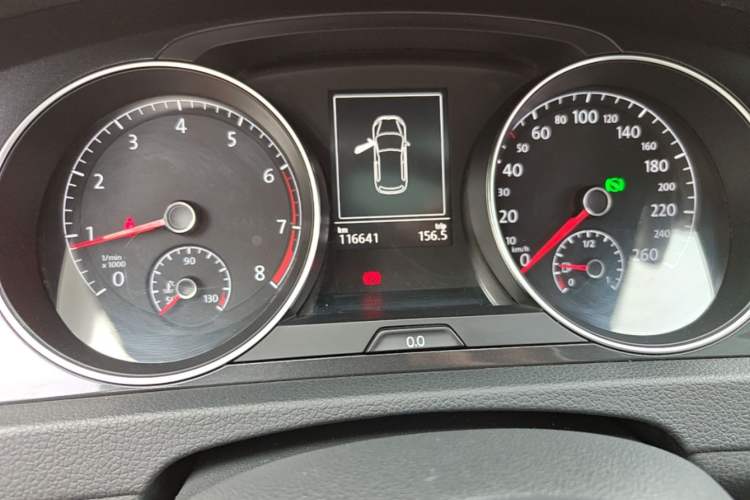 Used Volkswagen Golf 2017 230TSI Automatic Comfort Edition – Celebrating Milestone of One Million Units Instrument Cluster