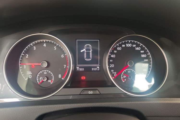 Used Volkswagen Golf 2017 1.6L Automatic Comfort Million-Vehicle Anniversary Edition Instrument Cluster