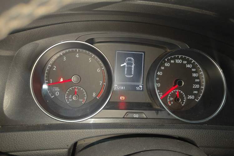Used Volkswagen Golf 2017 1.6L Automatic Comfort Million-Vehicle Anniversary Edition Instrument Cluster