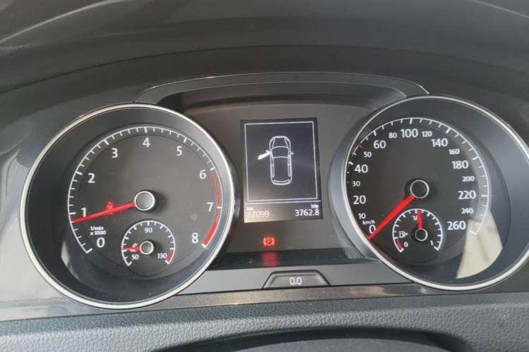 Used Volkswagen Golf 2017 230TSI Automatic Comfort Edition – Celebrating Milestone of One Million Units Instrument Cluster