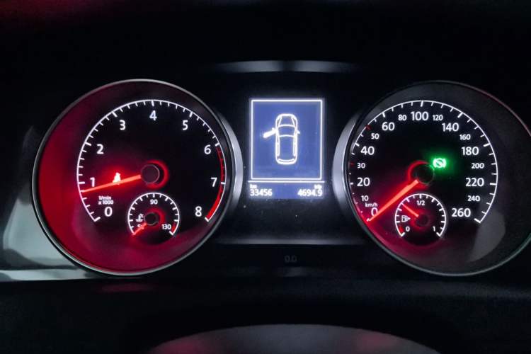 Used Volkswagen Golf 2017 230TSI Automatic Comfort Edition – Celebrating Milestone of One Million Units Instrument Cluster