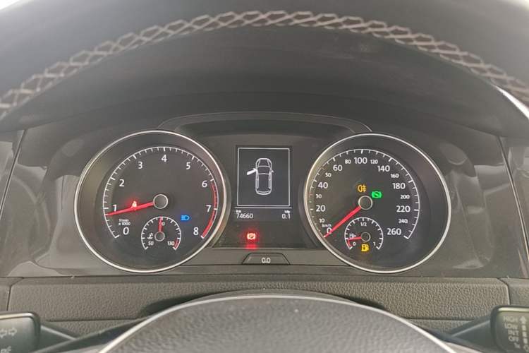 Used Volkswagen Golf 2017 230TSI Automatic Comfort Edition – Celebrating Milestone of One Million Units Instrument Cluster