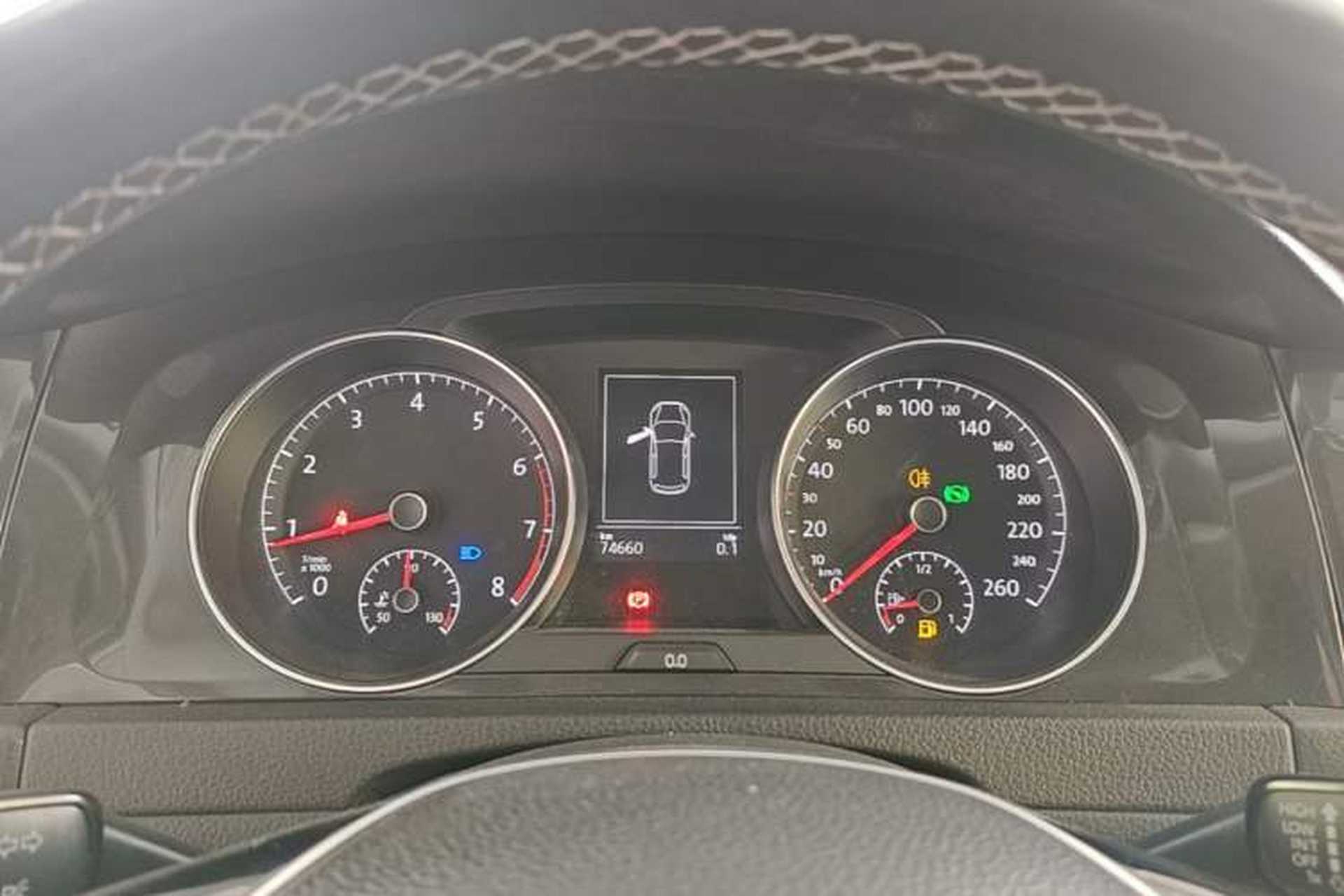 Used Volkswagen Golf 2017 230TSI Automatic Comfort Edition – Celebrating Milestone of One Million Units Instrument Cluster