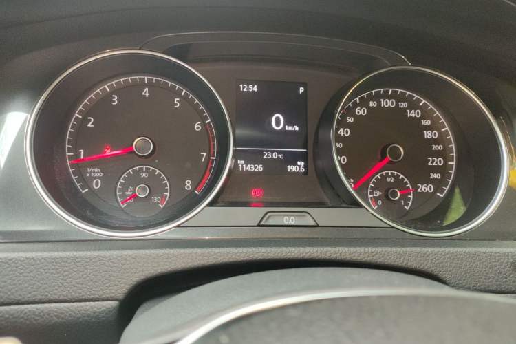 Used Volkswagen Golf 2017 1.6L Automatic Comfort Million-Vehicle Anniversary Edition Instrument Cluster