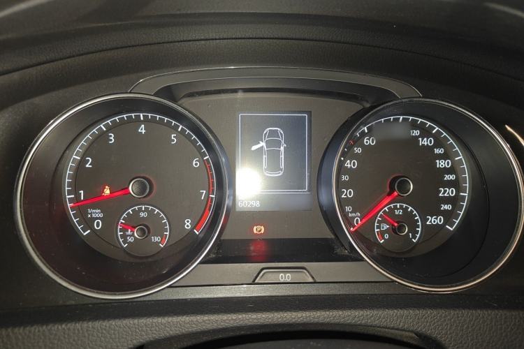 Used Volkswagen Golf 2017 230TSI Automatic Comfort Edition – Celebrating Milestone of One Million Units Instrument Cluster