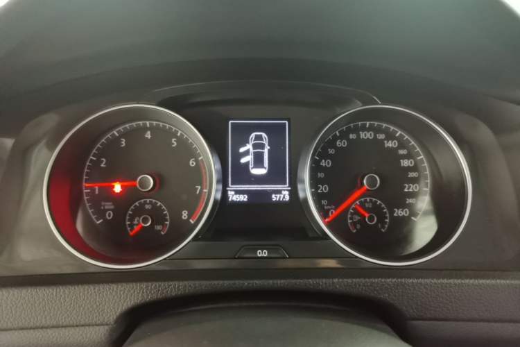 Used Volkswagen Golf 2017 1.6L Automatic Comfort Million-Vehicle Anniversary Edition Instrument Cluster