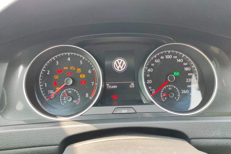 Used Volkswagen Golf 2017 1.6L Automatic Comfort Million-Vehicle Anniversary Edition Instrument Cluster