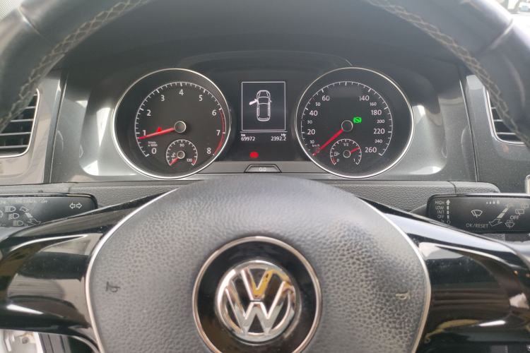 Used Volkswagen Golf 2017 1.6L Automatic Comfort Million-Vehicle Anniversary Edition Instrument Cluster