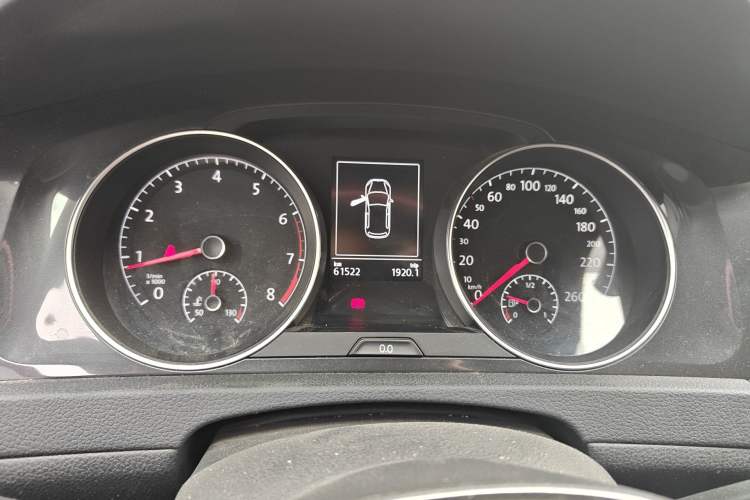 Used Volkswagen Golf 2017 230TSI Automatic Comfort Edition – Celebrating Milestone of One Million Units Instrument Cluster