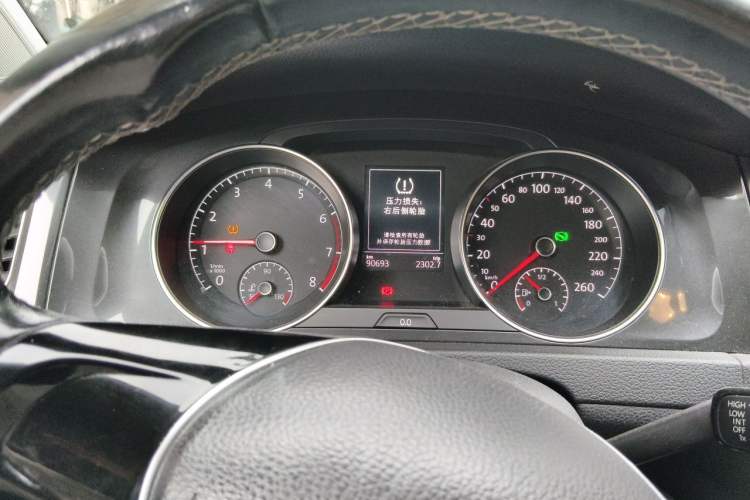 Used Volkswagen Golf 2017 1.6L Automatic Comfort Million-Vehicle Anniversary Edition Instrument Cluster
