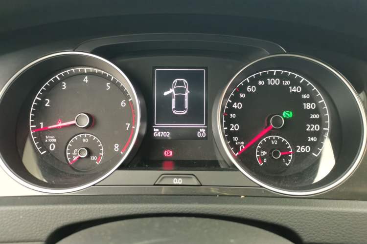 Used Volkswagen Golf 2017 1.6L Automatic Comfort Million-Vehicle Anniversary Edition Instrument Cluster
