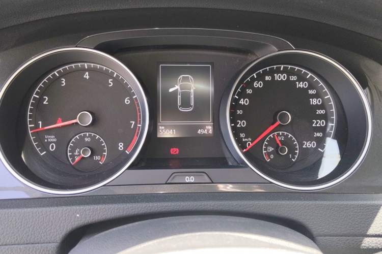 Used Volkswagen Golf 2017 1.6L Automatic Comfort Million-Vehicle Anniversary Edition Instrument Cluster