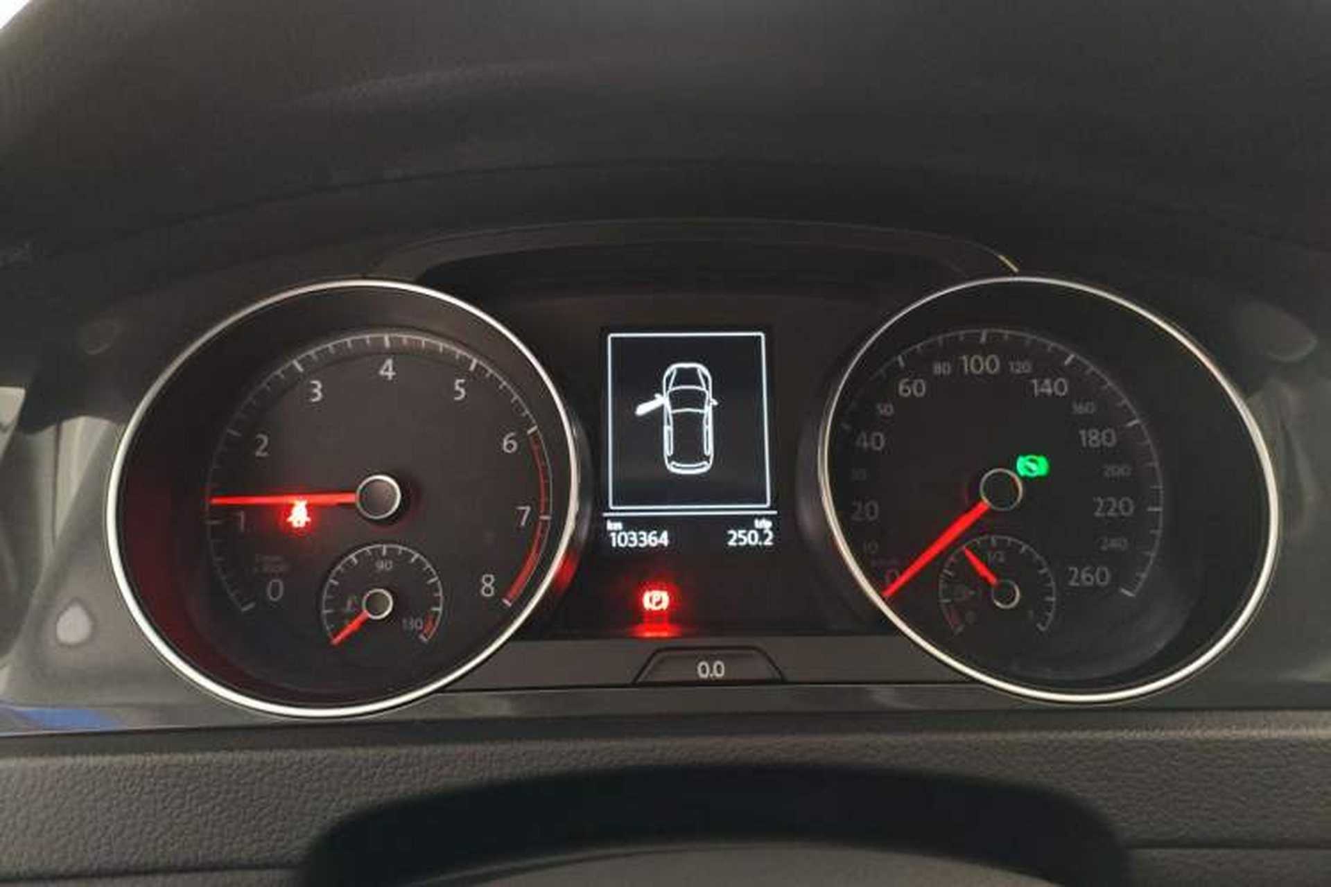 Used Volkswagen Golf 2017 230TSI Automatic Comfort Edition – Celebrating Milestone of One Million Units Instrument Cluster