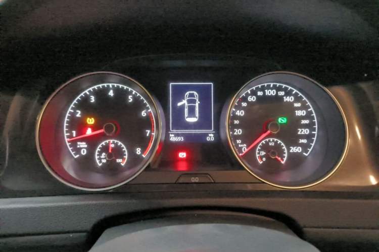 Used Volkswagen Golf 2017 230TSI Automatic Comfort Edition – Celebrating Milestone of One Million Units Instrument Cluster