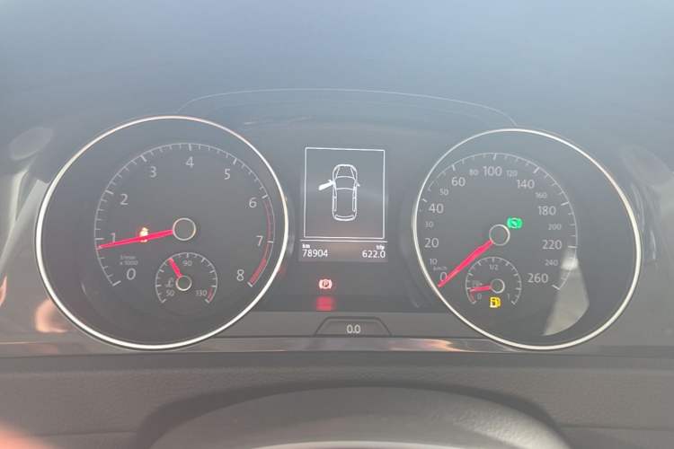Used Volkswagen Golf 2017 230TSI Automatic Comfort Edition – Celebrating Milestone of One Million Units Instrument Cluster