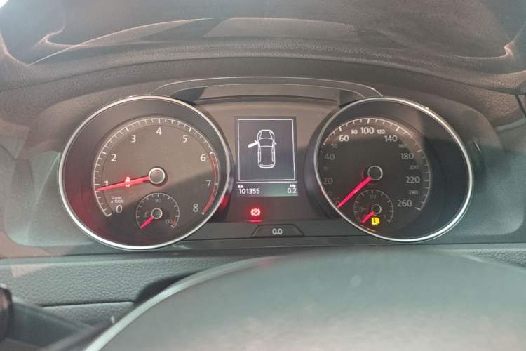 Used Volkswagen Golf 2017 1.6L Automatic Comfort Million-Vehicle Anniversary Edition Instrument Cluster