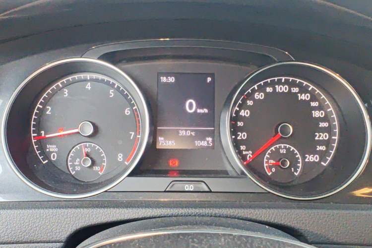 Used Volkswagen Golf 2017 230TSI Automatic Luxury Million-Vehicle Commemorative Edition Instrument Cluster