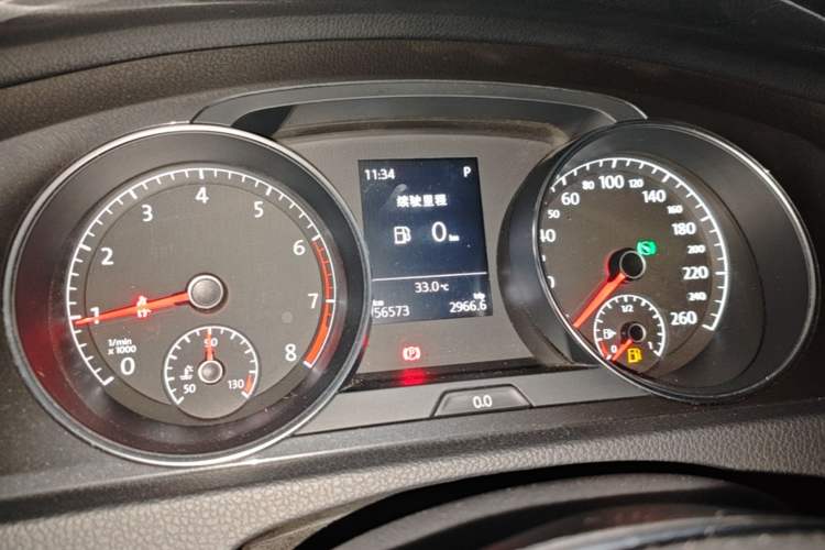 Used Volkswagen Golf 2017 230TSI Automatic Comfort Edition – Celebrating Milestone of One Million Units Instrument Cluster