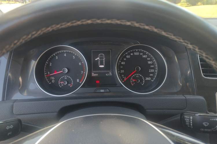 Used Volkswagen Golf 2017 1.6L Automatic Comfort Million-Vehicle Anniversary Edition Instrument Cluster