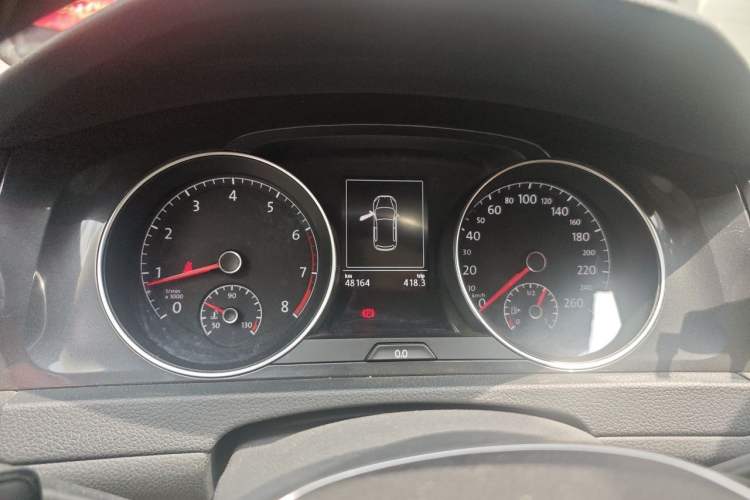 Used Volkswagen Golf 2017 1.6L Automatic Comfort Million-Vehicle Anniversary Edition Instrument Cluster