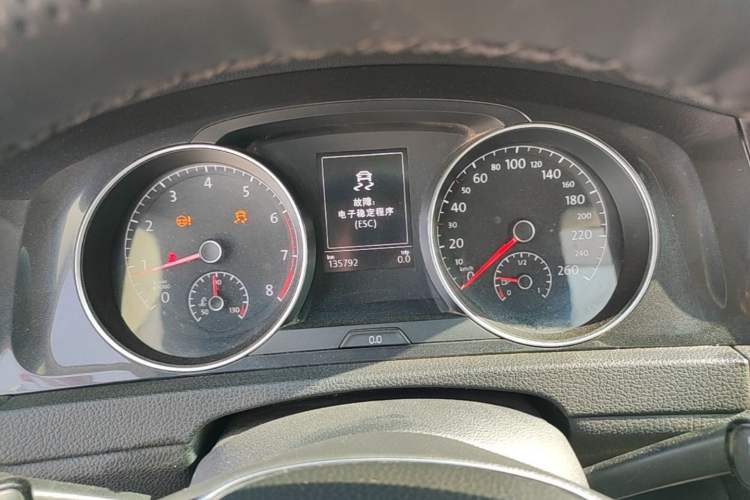 Used Volkswagen Golf 2017 1.6L Automatic Comfort Million-Vehicle Anniversary Edition Instrument Cluster