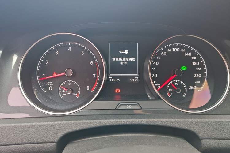 Used Volkswagen Golf 2017 230TSI Automatic Comfort Edition – Celebrating Milestone of One Million Units Instrument Cluster