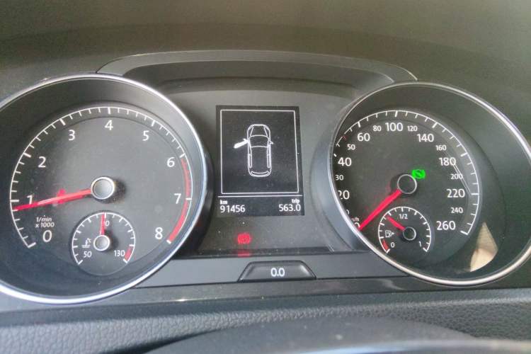 Used Volkswagen Golf 2017 230TSI Automatic Comfort Edition – Celebrating Milestone of One Million Units Instrument Cluster