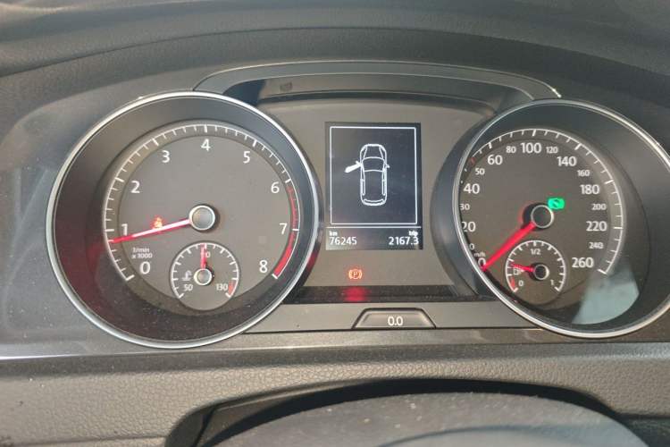 Used Volkswagen Golf 2017 230TSI Automatic Comfort Edition – Celebrating Milestone of One Million Units Instrument Cluster