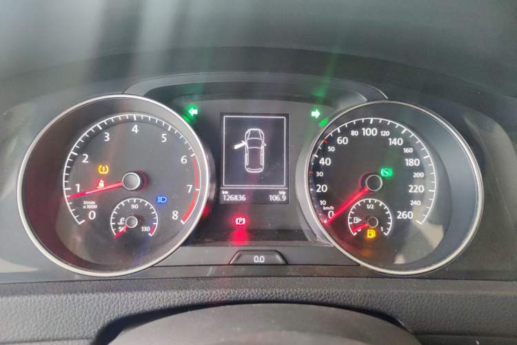 Used Volkswagen Golf 2017 230TSI Automatic Comfort Edition – Celebrating Milestone of One Million Units Instrument Cluster