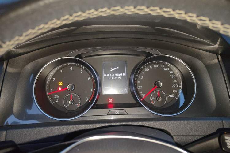 Used Volkswagen Golf 2017 230TSI Automatic Comfort Edition – Celebrating Milestone of One Million Units Instrument Cluster