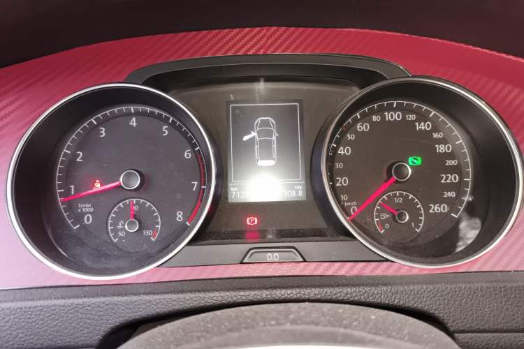 Used Volkswagen Golf 2017 1.6L Automatic Comfort Million-Vehicle Anniversary Edition Instrument Cluster