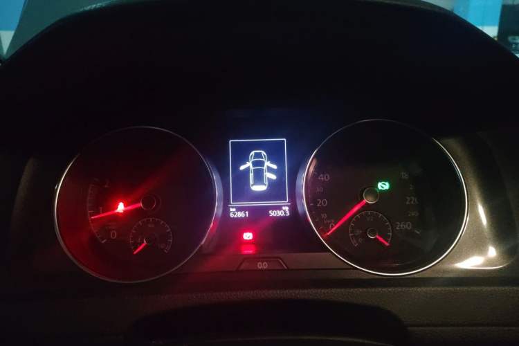 Used Volkswagen Golf 2017 1.6L Automatic Comfort Million-Vehicle Anniversary Edition Instrument Cluster