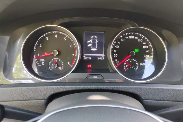 Used Volkswagen Golf 2017 230TSI Automatic Comfort Edition – Celebrating Milestone of One Million Units Instrument Cluster