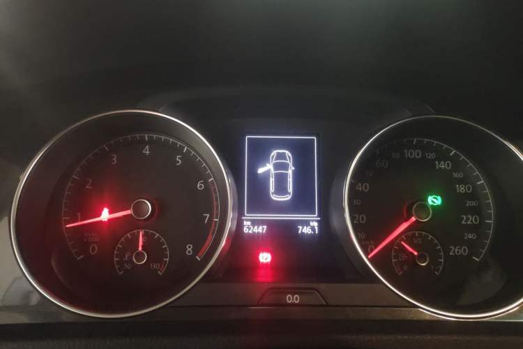 Used Volkswagen Golf 2017 230TSI Automatic Comfort Edition – Celebrating Milestone of One Million Units Instrument Cluster