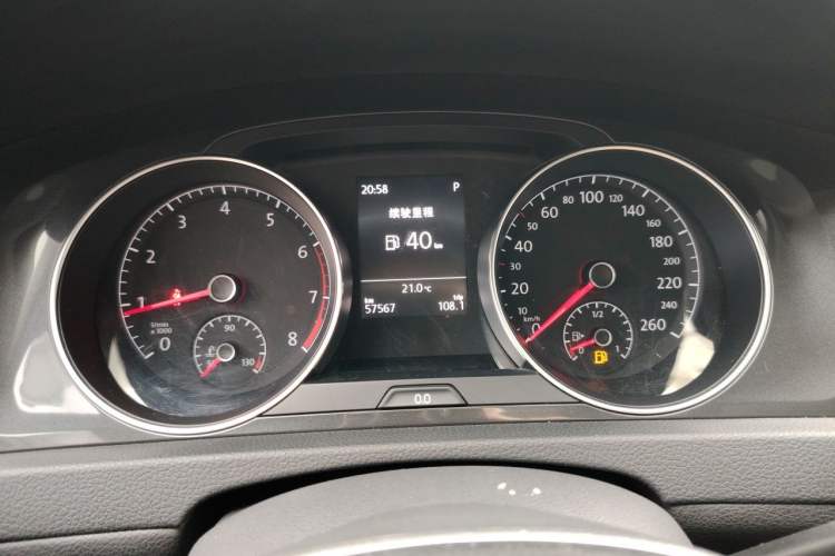 Used Volkswagen Golf 2017 1.6L Automatic Comfort Million-Vehicle Anniversary Edition Instrument Cluster