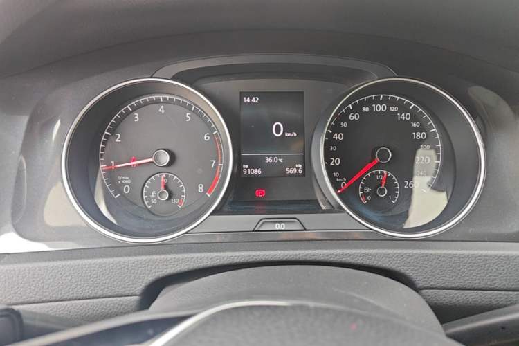 Used Volkswagen Golf 2017 230TSI Manual Comfort Edition – Celebrating Milestone of One Million Units Instrument Cluster
