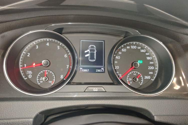 Used Volkswagen Golf 2017 230TSI Automatic Comfort Edition – Celebrating Milestone of One Million Units Instrument Cluster