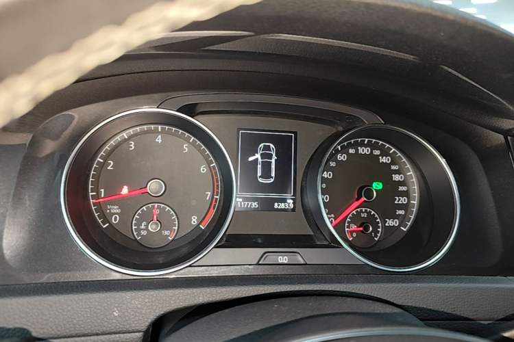 Used Volkswagen Golf 2017 230TSI Automatic Comfort Edition – Celebrating Milestone of One Million Units Instrument Cluster