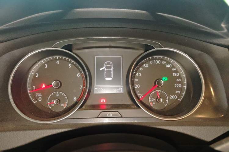 Used Volkswagen Golf 2017 1.6L Automatic Comfort Million-Vehicle Anniversary Edition Instrument Cluster