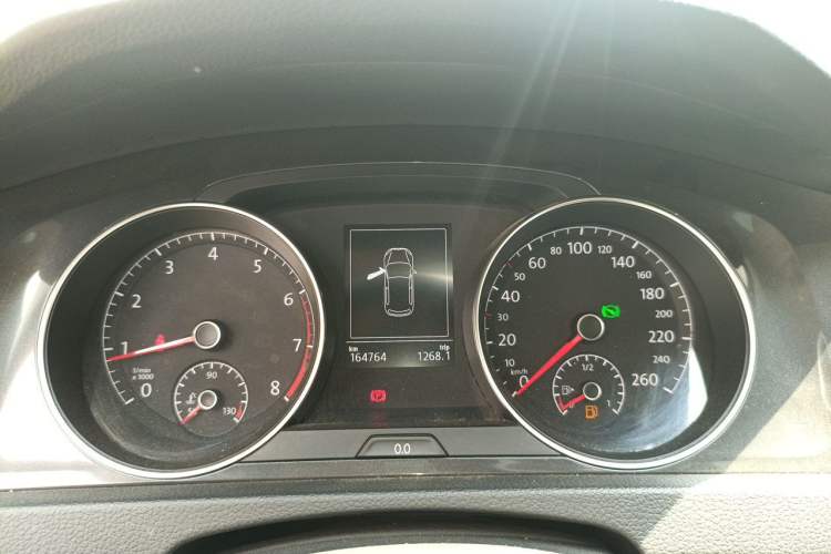 Used Volkswagen Golf 2017 1.6L Automatic Comfort Million-Vehicle Anniversary Edition Instrument Cluster