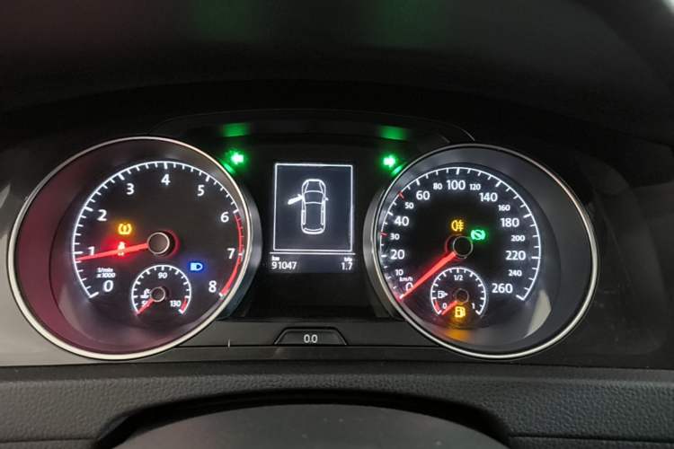 Used Volkswagen Golf 2017 1.6L Automatic Comfort Million-Vehicle Anniversary Edition Instrument Cluster