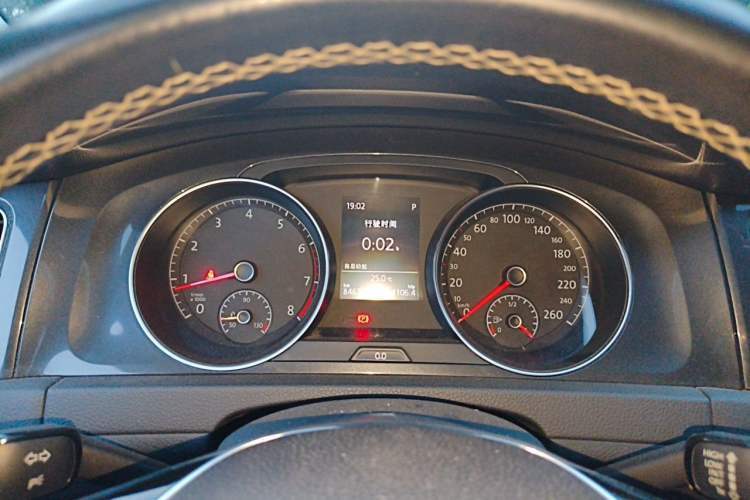 Used Volkswagen Golf 2017 1.6L Automatic Comfort Million-Vehicle Anniversary Edition Instrument Cluster
