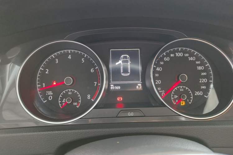 Used Volkswagen Golf 2017 1.6L Automatic Comfort Million-Vehicle Anniversary Edition Instrument Cluster