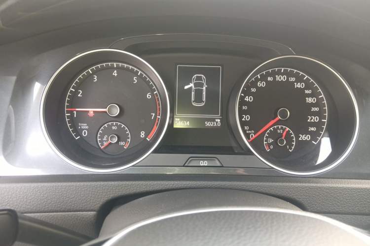 Used Volkswagen Golf 2017 230TSI Automatic Luxury Million-Vehicle Commemorative Edition Instrument Cluster