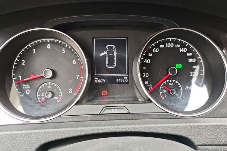 Used Volkswagen Golf 2017 230TSI Automatic Comfort Edition – Celebrating Milestone of One Million Units Instrument Cluster