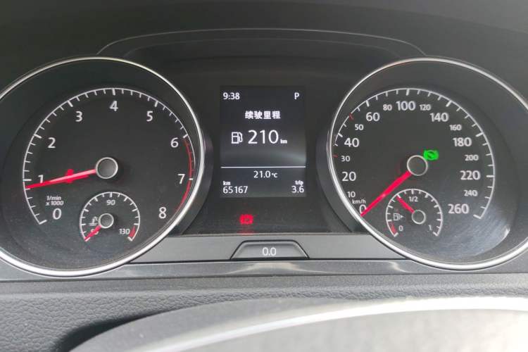 Used Volkswagen Golf 2017 230TSI Automatic Comfort Edition – Celebrating Milestone of One Million Units Instrument Cluster