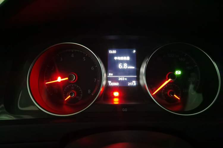 Used Volkswagen Golf 2017 1.6L Automatic Comfort Million-Vehicle Anniversary Edition Instrument Cluster