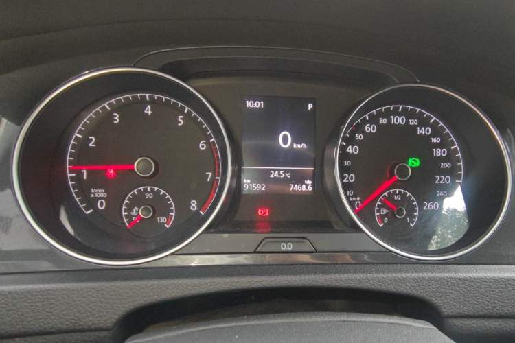 Used Volkswagen Golf 2017 1.6L Automatic Comfort Million-Vehicle Anniversary Edition Instrument Cluster