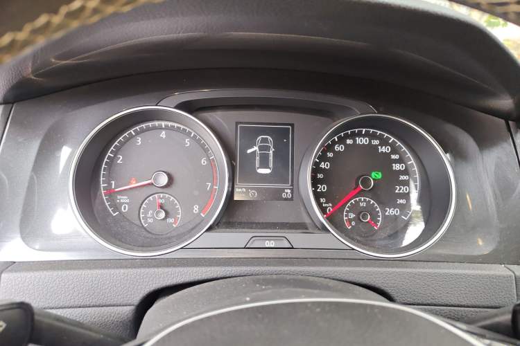 Used Volkswagen Golf 2017 1.6L Automatic Comfort Million-Vehicle Anniversary Edition Instrument Cluster
